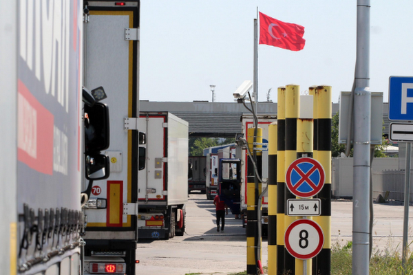 Български коли са блокирани в Турция заради новата система за събиране на такси