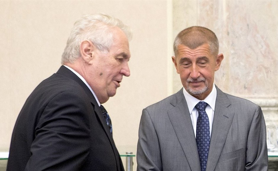 Президентът и премиерът на Чехия Милош Земан (ляво) и Андрей Бабиш