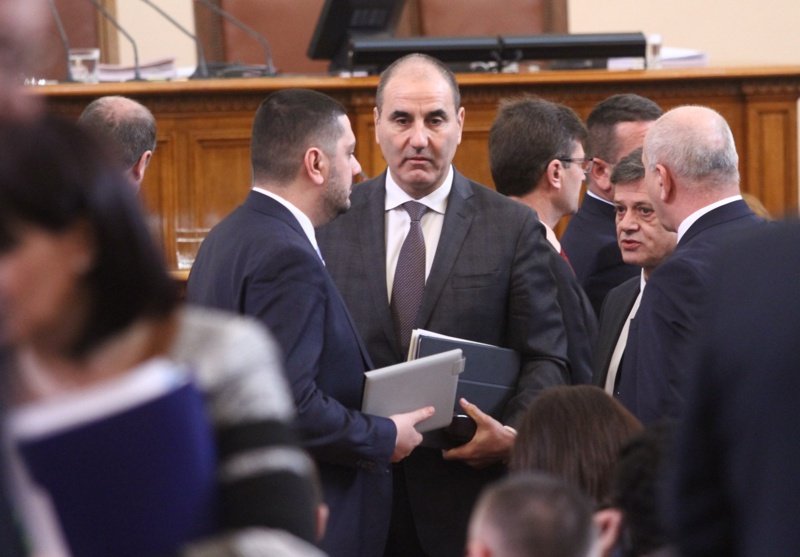 Цветанов отново в парламента - като сътрудник на ГЕРБ