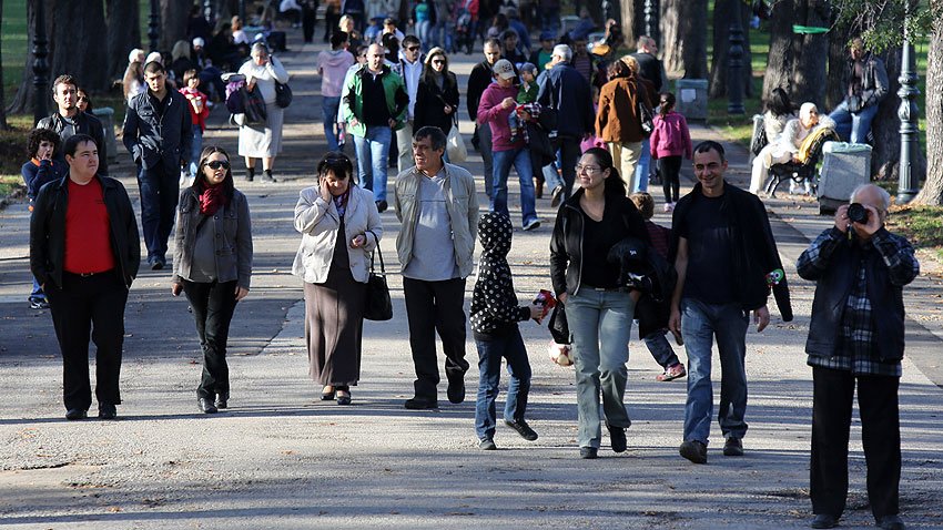 Населението на България е 7 000 039 души, за година намалява с близо 50 хиляди