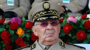 Алжирската армия обмисля всички възможности за уреждане на политическата криза