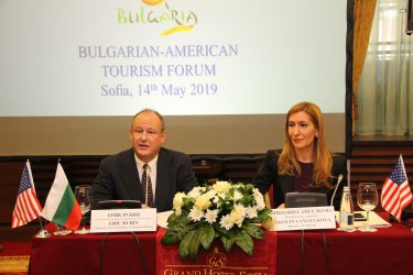 Таксита в Ню Йорк ще продължат да рекламират България