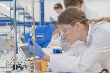 Български ученици с медали от международни олимпиади по химия и по природни науки