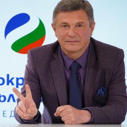Милен Цветков се завърна, но с предизборно студио на "Демократична България"