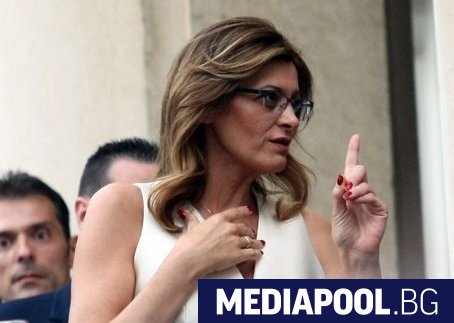 Съпругата на българския президент Десислава Радева яростно разкритикува германската авиокомпания