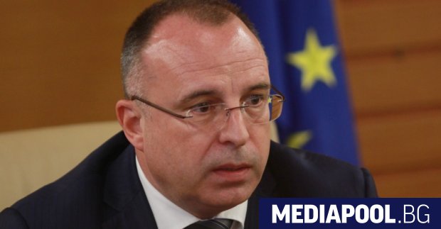 Министърът на земеделието Румен Порожанов е подал оставка пред премиера Бойко