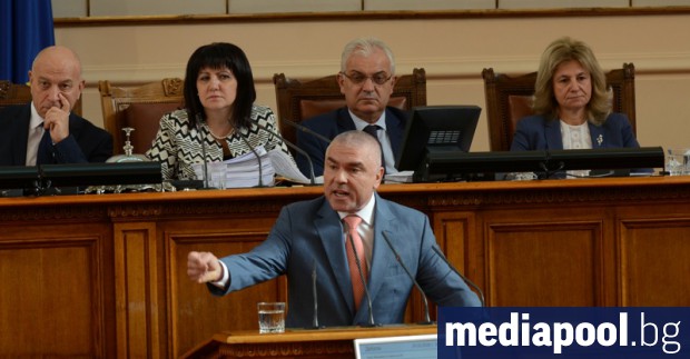 Аптекарско петролния бос Веселин Марешки обяви че той и депутатите му