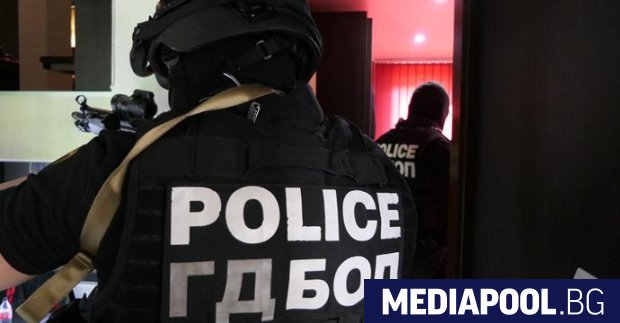 При акция на ГДБОП са арестувани десет българи които са