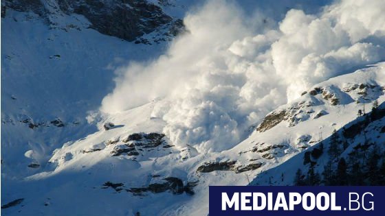Седем туристи са изчезнали след падане на лавина в планините