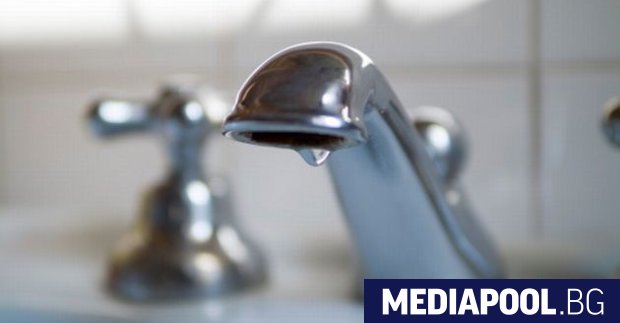 Топлата вода в пет района на София се спира от