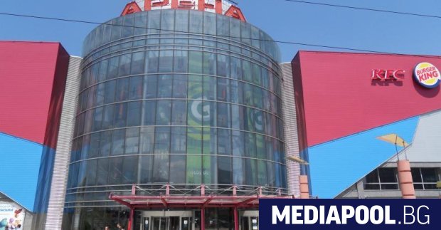 Два от киносалоните на веригата Арена са затворени от 23