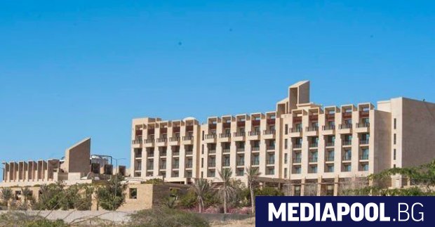 Пакистанските сили за сигурност продължават да претърсват луксозния хотел в