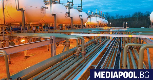 Да случи се Както глобалните инвестиции така и новите инсталирани