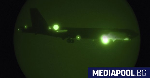САЩ разположиха във военната си база в Катар бомбардировачи B 52