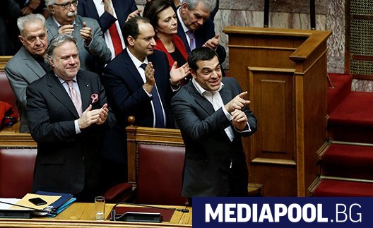 Правителството на Алексис Ципрас оцеля при вота на доверие в