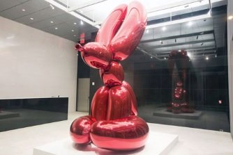 Скулптурата "Заек" на Джеф Кунц беше продадена за рекордните 91.1 млн. долара