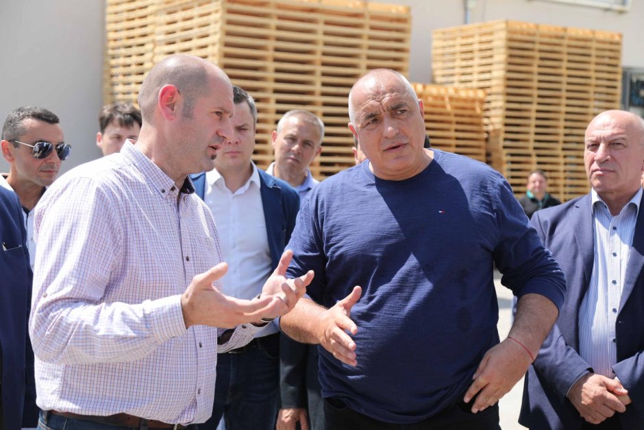 Борисов се хваща на бас, че БМB ще прави шасита в Шумен