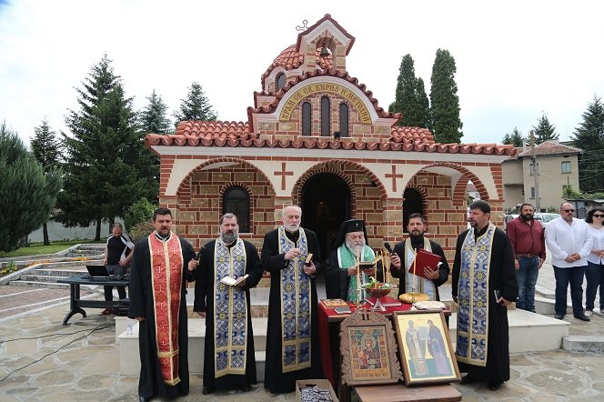 Осветиха новия храм "Св.Св. Кирил и Методий" в село Румянцево