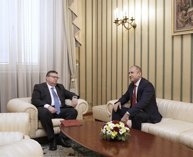 Цацаров критикува Радев за прибързани срещи преди избора на главен прокурор