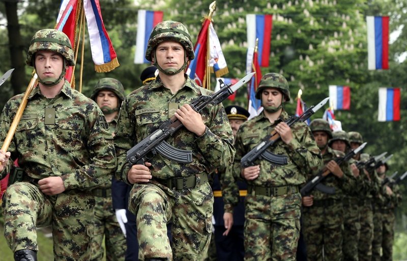 Сръбската армия е в пълна бойна готовност заради Косово