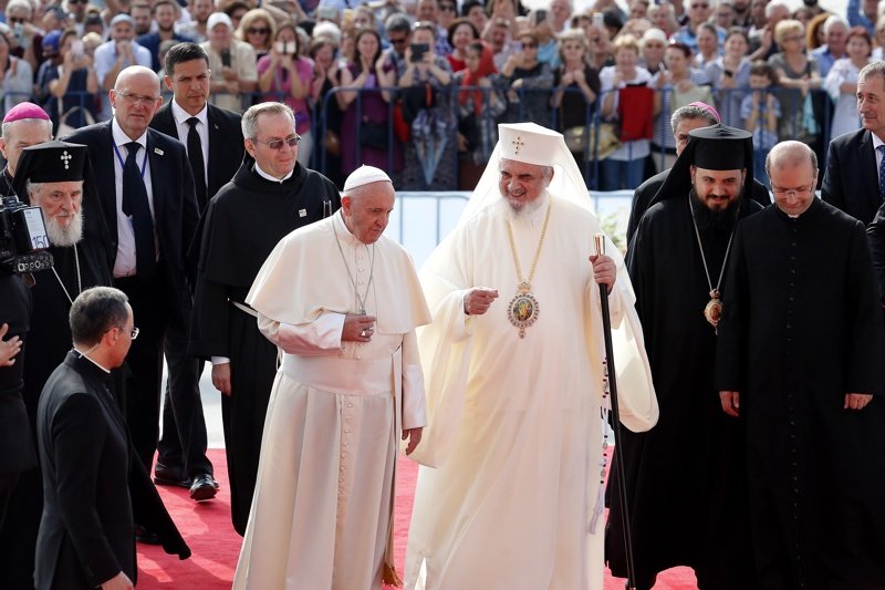 Папата и румънският патриарх се помолиха заедно, сн. ЕПА/БГНЕС