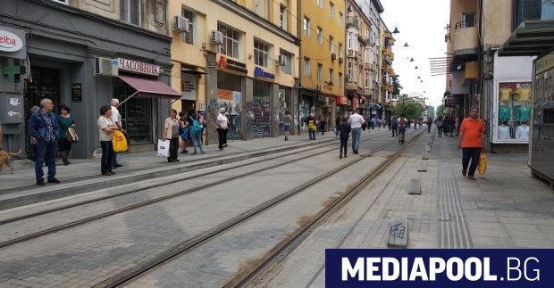 Обновеното трамвайно трасе по столичната ул. Граф Игнатиев даде дефекти