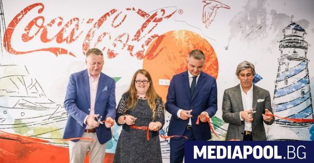 Нов център за финансови услуги откри в България Кола Кола Юръпиън