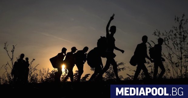 Полицията в Северна Македония задържа 50 мигранти влезли на нейна