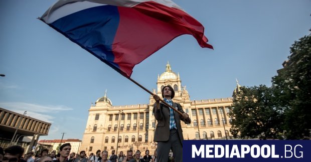 Около 100 000 чехи протестираха в Прага с искане за