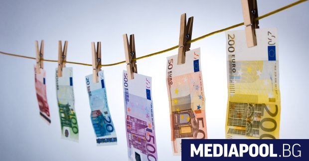 Правителството затяга правилата за пране на пари във връзка с