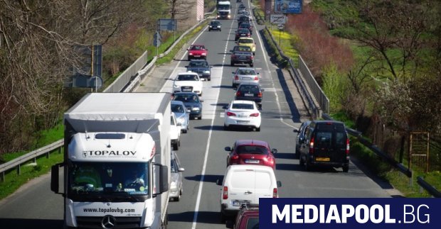 Въвеждането на платените пътища за камионите и автобусите от 16