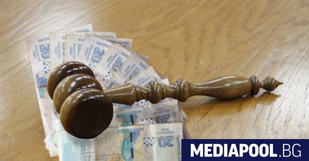 Борбата с корупцията в България върви с пълна пара На