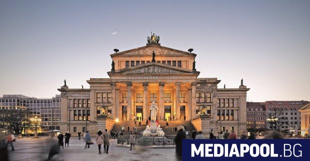 Бомба от Втората световна война бе обезвредена успешно близо до