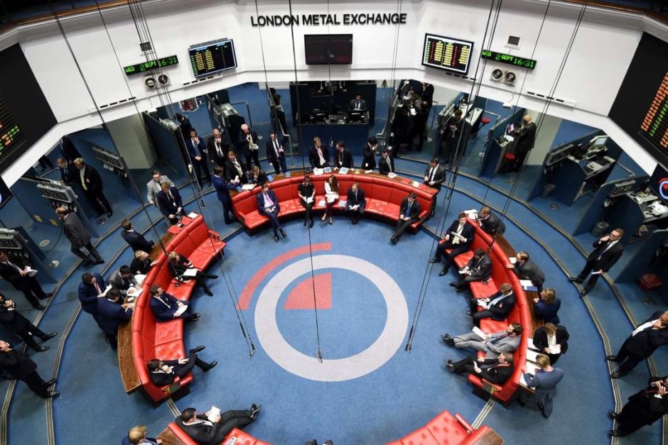Вече дилърите на борсата за метали в Лондон не могат да пият на работа