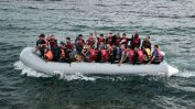 Лодка с мигранти се преобърна край Либия