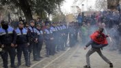 Сблъсъци по време на антиправителствени протести в Тирана