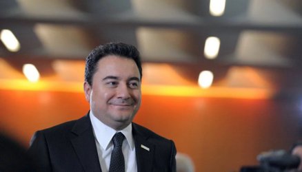 Бившият турски вицепремиер Али Бабаджан