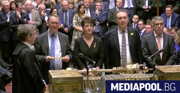 Активисти за избирателна реформа планират да превърнат стотици кофи за