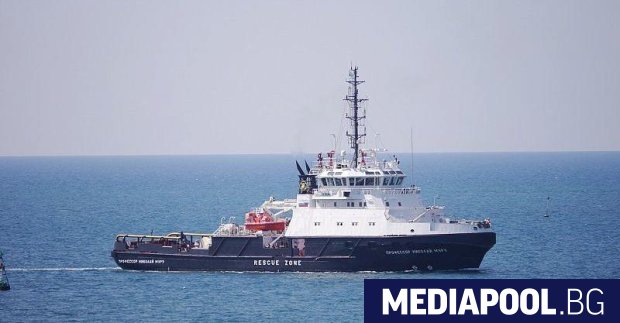 Буксирният спасителен кораб Професор Николай Муру от руския Черноморски флот