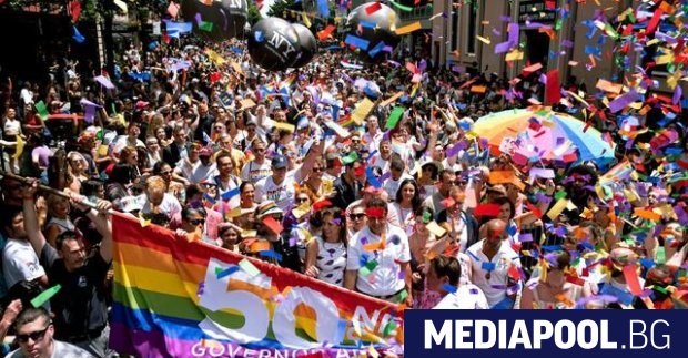 Над 150 000 души участваха в гей парада в Ню