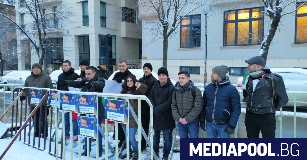 Всеки шести младеж на възраст между 20 и 34 години