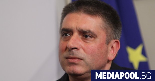 Уволнението на шефа на затворите Васил Миладинов се отлага заради