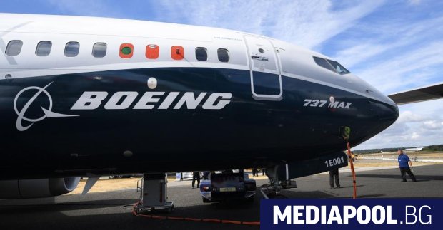 Американският самолетостроител Боинг Boeing заяви че ще предостави първоначална инвестиция