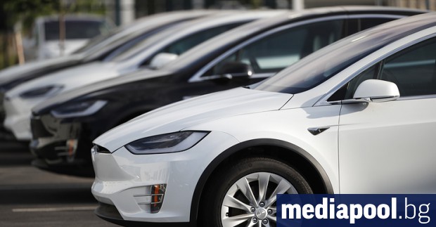 Американският производител на електромобили Тесла Tesla обяви че ще промени