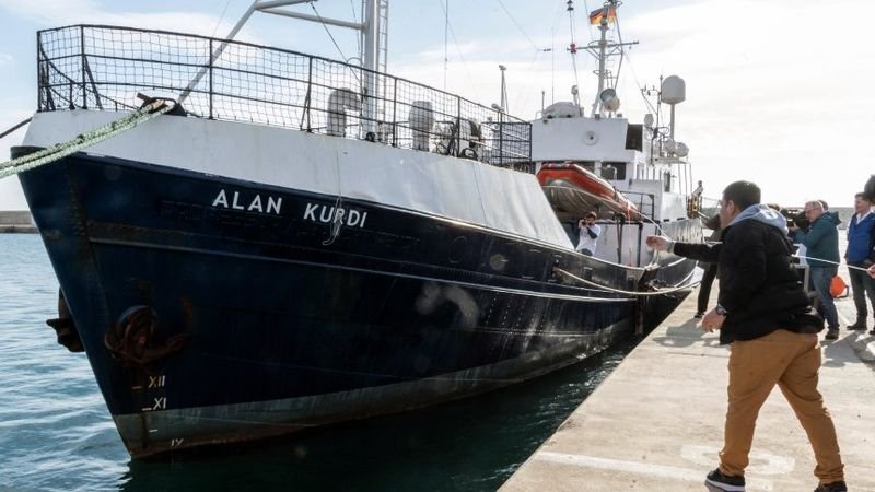 Германска хуманитарна организация спаси 65 мигранти край бреговете на Либия