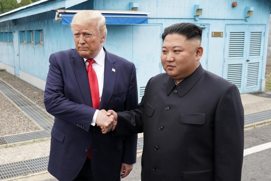 Тръмп стана първият действащ президент на САЩ, стъпил в Северна Корея