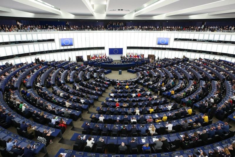 ЕП ще изслуша през септември новопредложените еврокомисари от Румъния и Естония