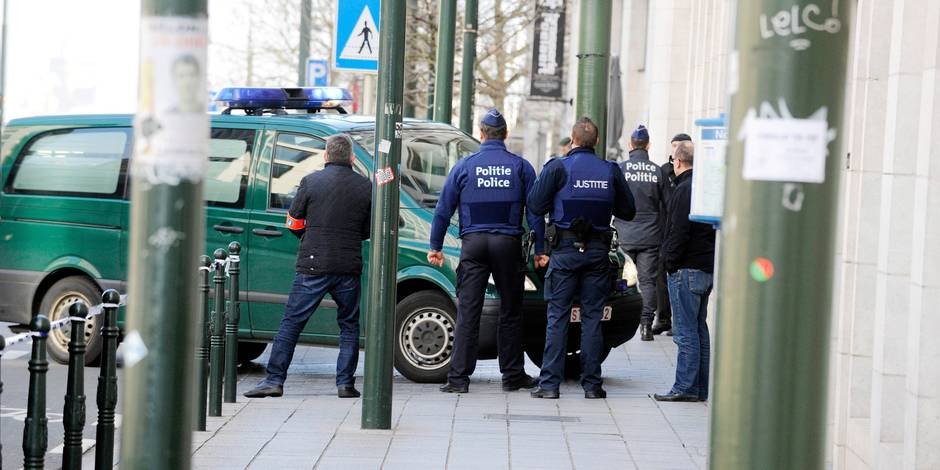 В Брюксел е намерена чанта със самоделни взривни устройства