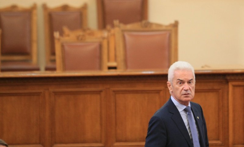 Сидеров до дупка ще иска от ВМРО и НФСБ да обсъдят детронирането му