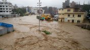 43 жертви на наводненията и свлачищата в Непал